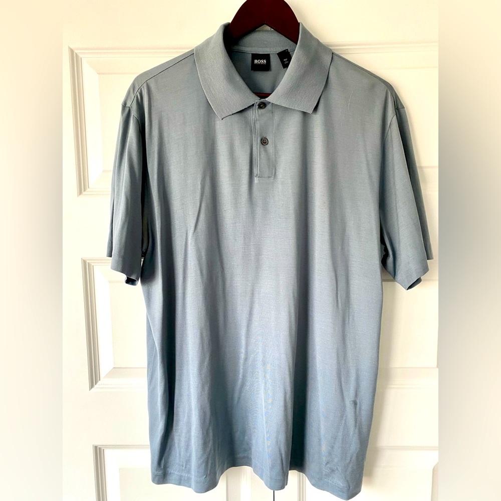 Hugo Boss black label men’s golf shirt L. Grey lightweight athletic fit shirt.